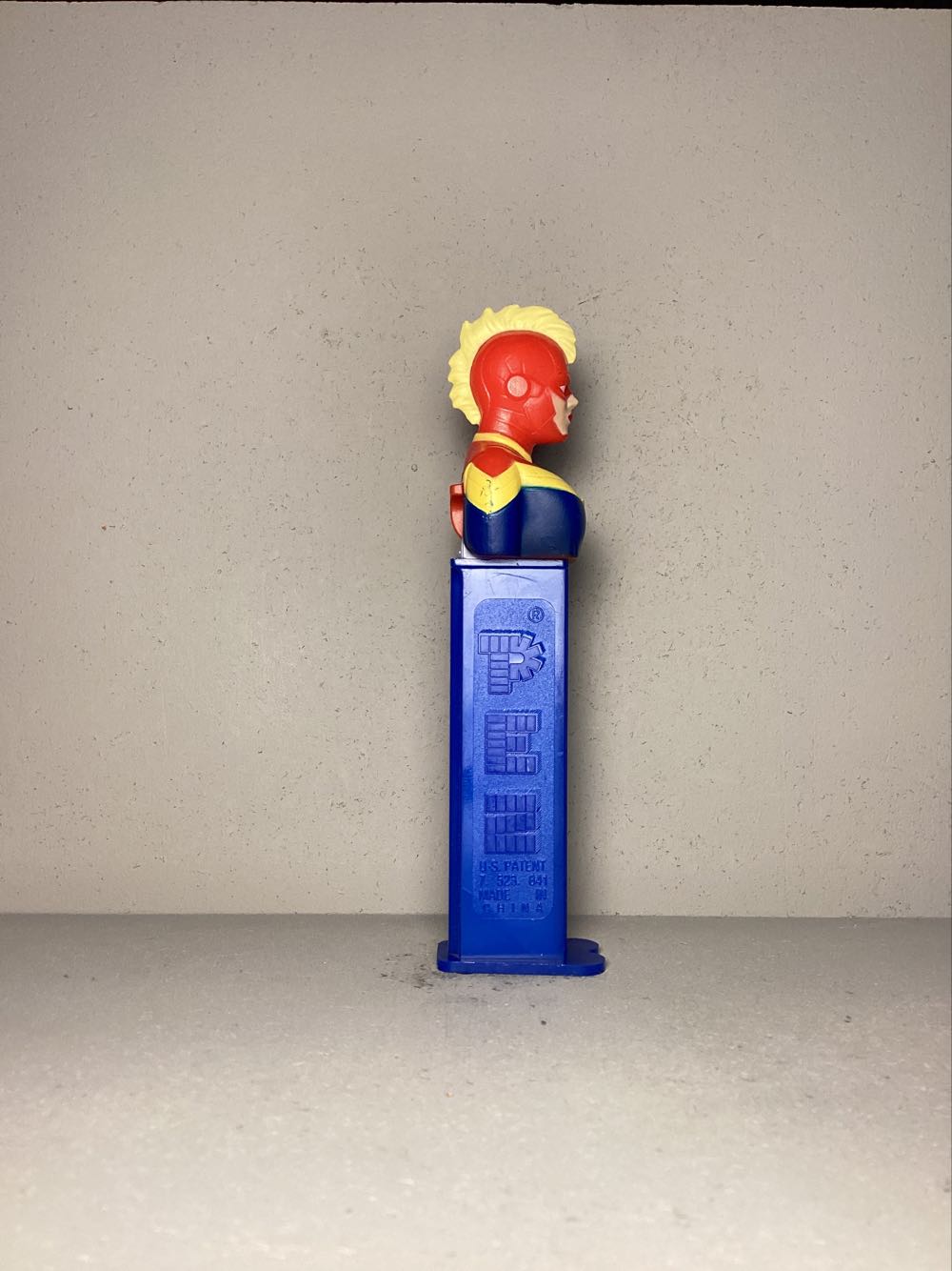 Super Heroes& Villains, Marvel- Captain Marvel - Licenced Characters pez collectible - Main Image 2