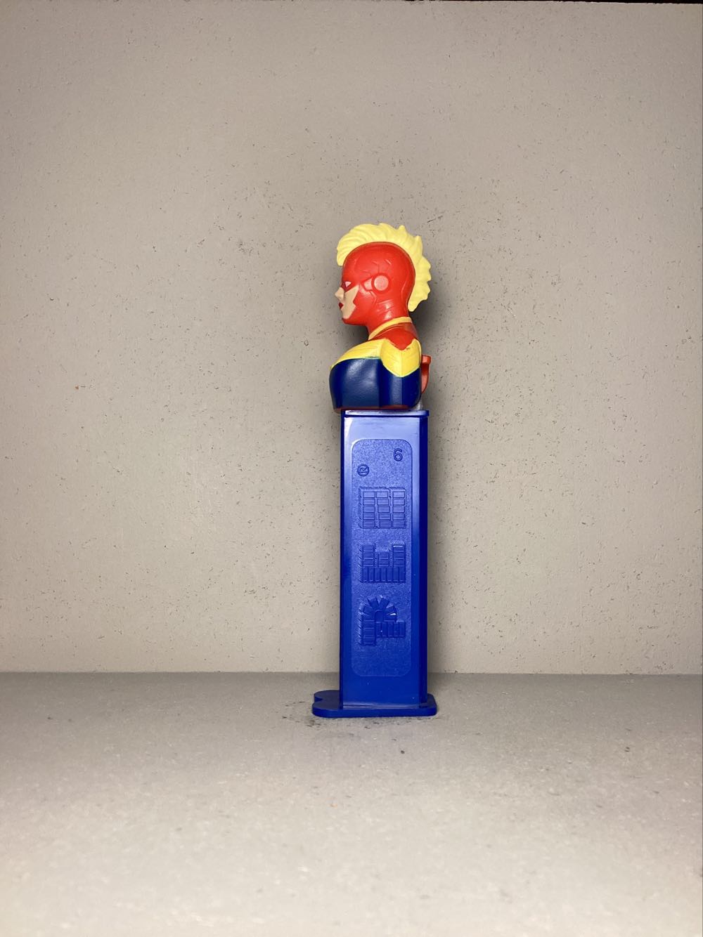 Super Heroes& Villains, Marvel- Captain Marvel - Licenced Characters pez collectible - Main Image 4