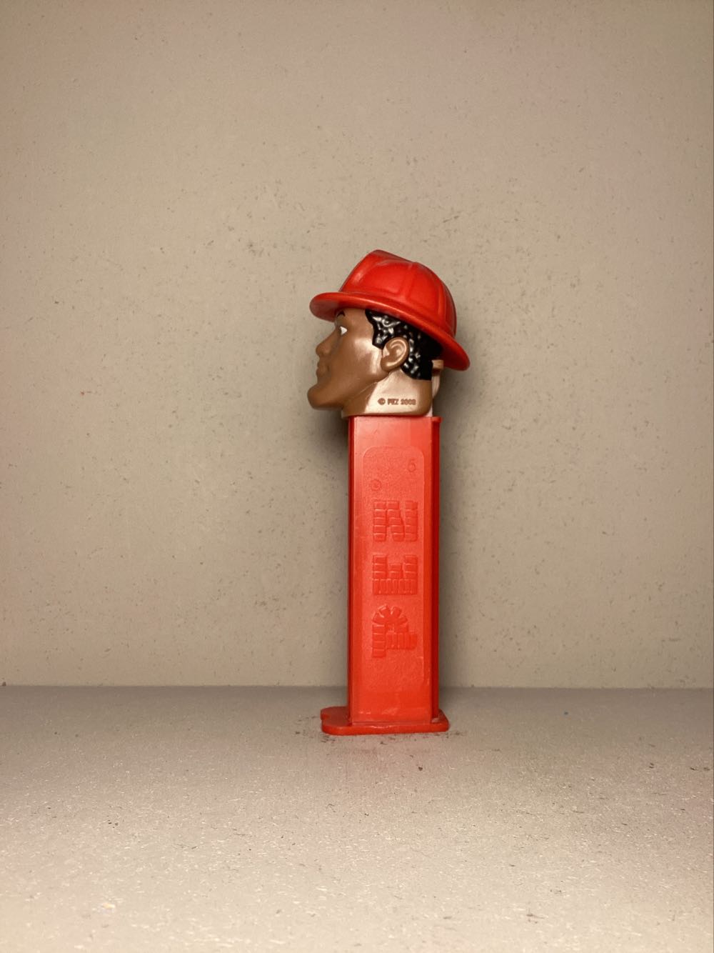 Emergency Heroes - Fireman - Emergency Heroes pez collectible - Main Image 4