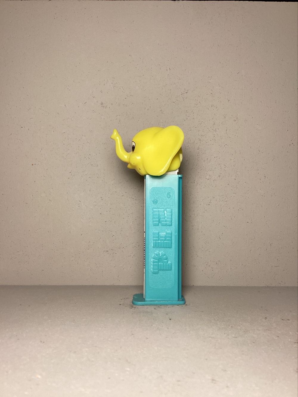 Miscellaneous- Zinnafant Elephant - Miscellaneous pez collectible - Main Image 4