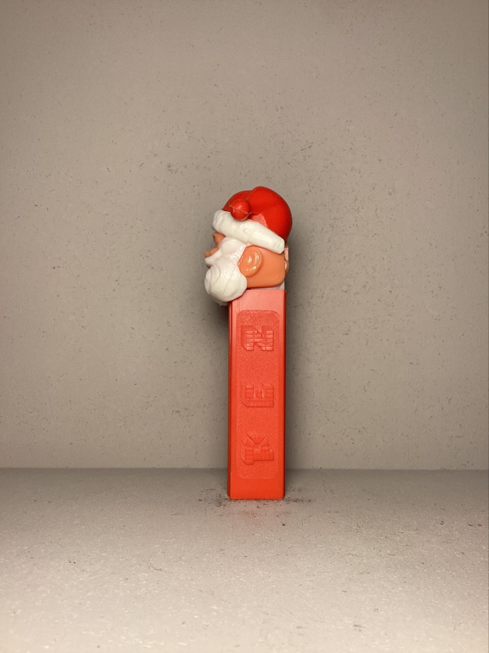 Christmas - Santa Claus C Closed Eyes NF - Christmas pez collectible - Main Image 4