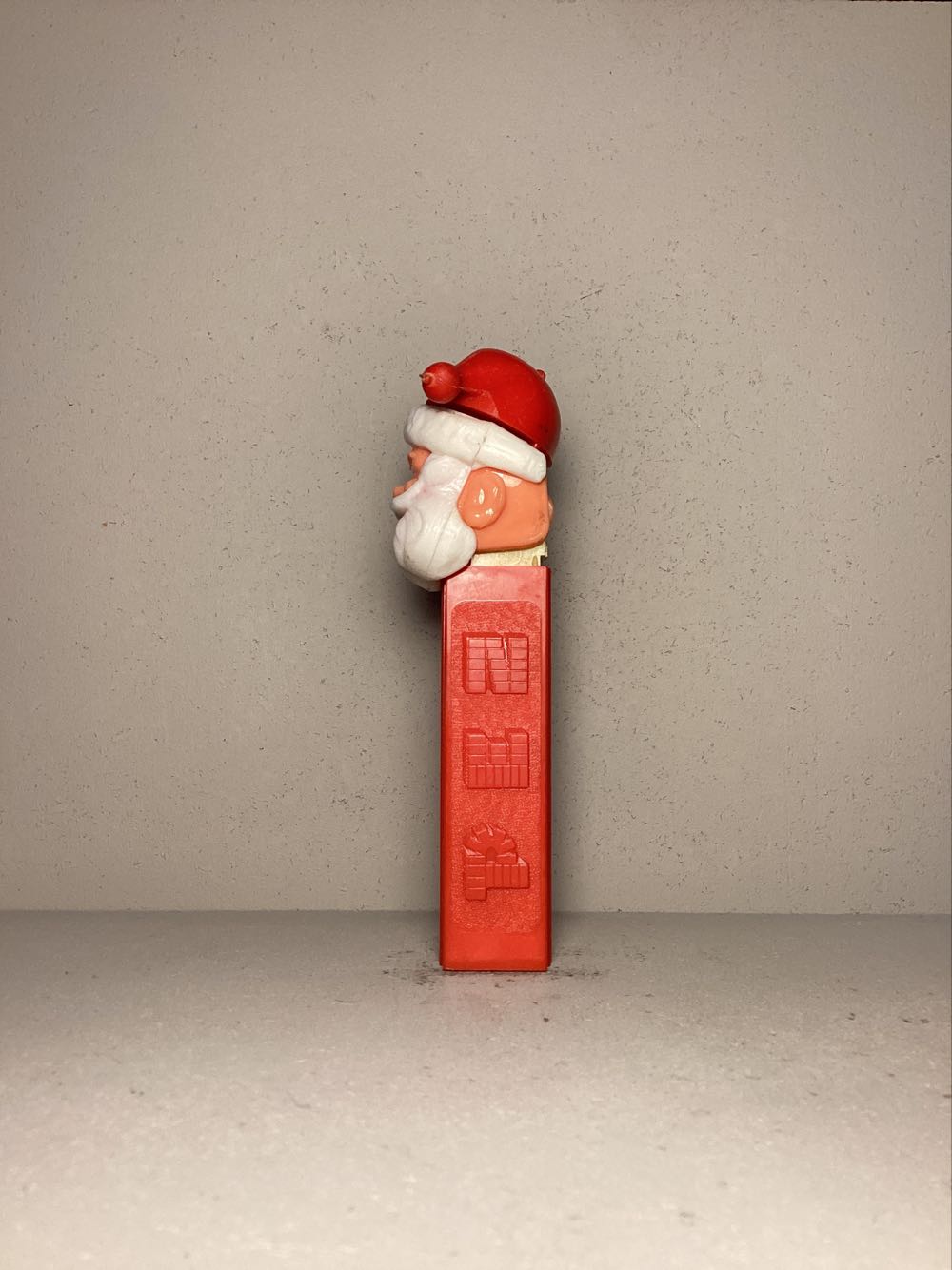 Christmas- Santa Claus C- Loop in Cap - Holiday pez collectible - Main Image 4