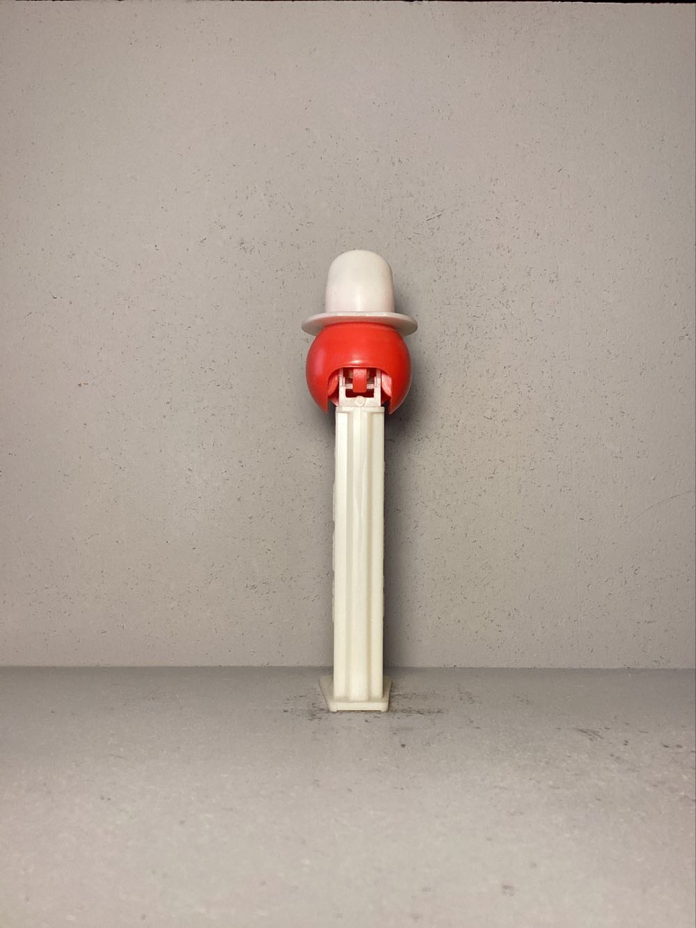 Christmas - Snowman B - Holiday pez collectible - Main Image 3