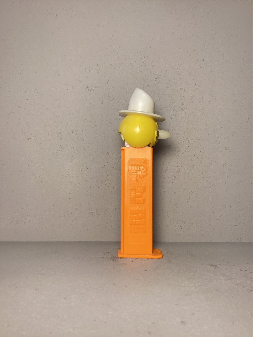 Christmas - Snowman B - Holiday pez collectible - Main Image 2