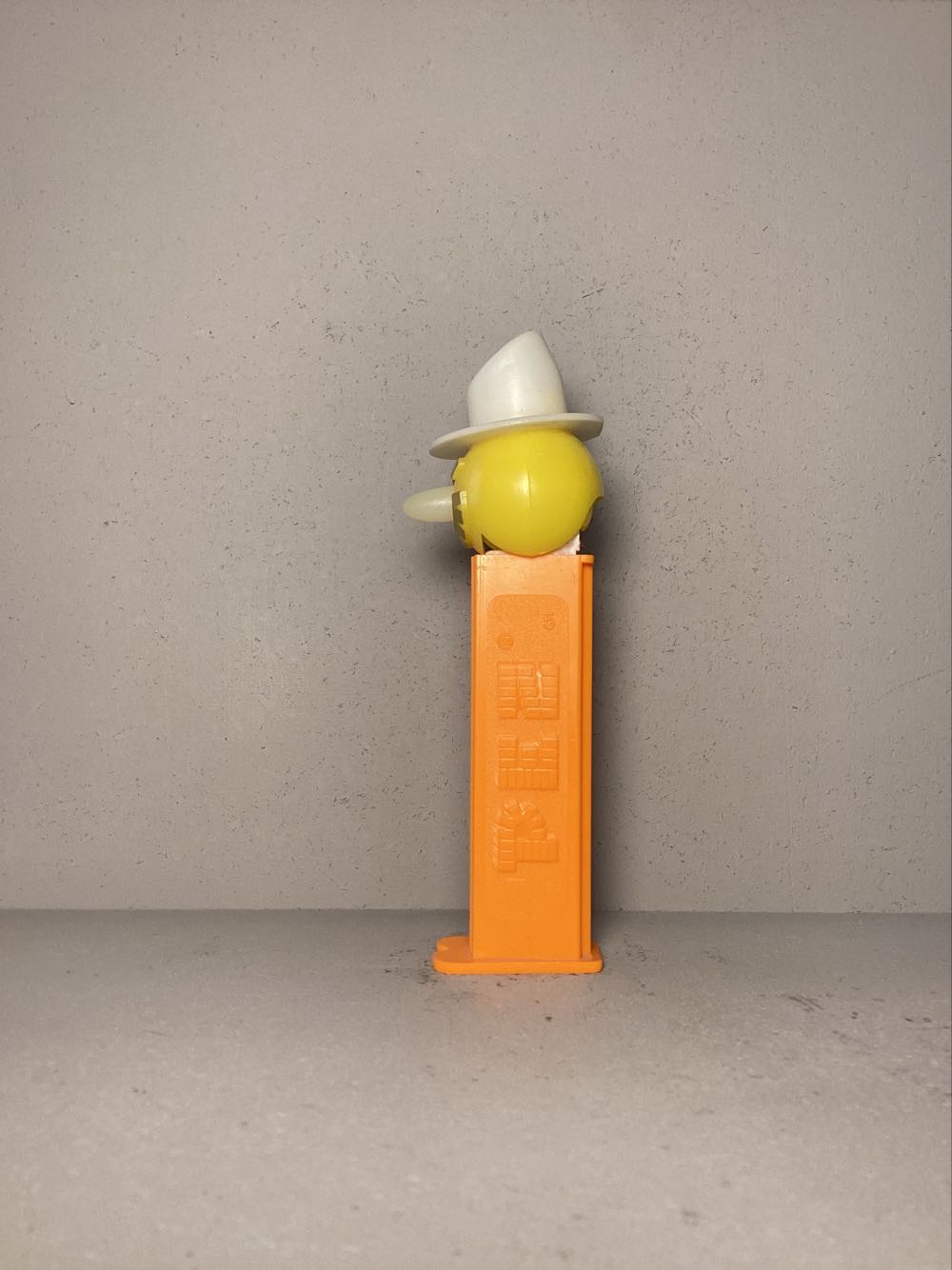 Christmas - Snowman B - Holiday pez collectible - Main Image 4