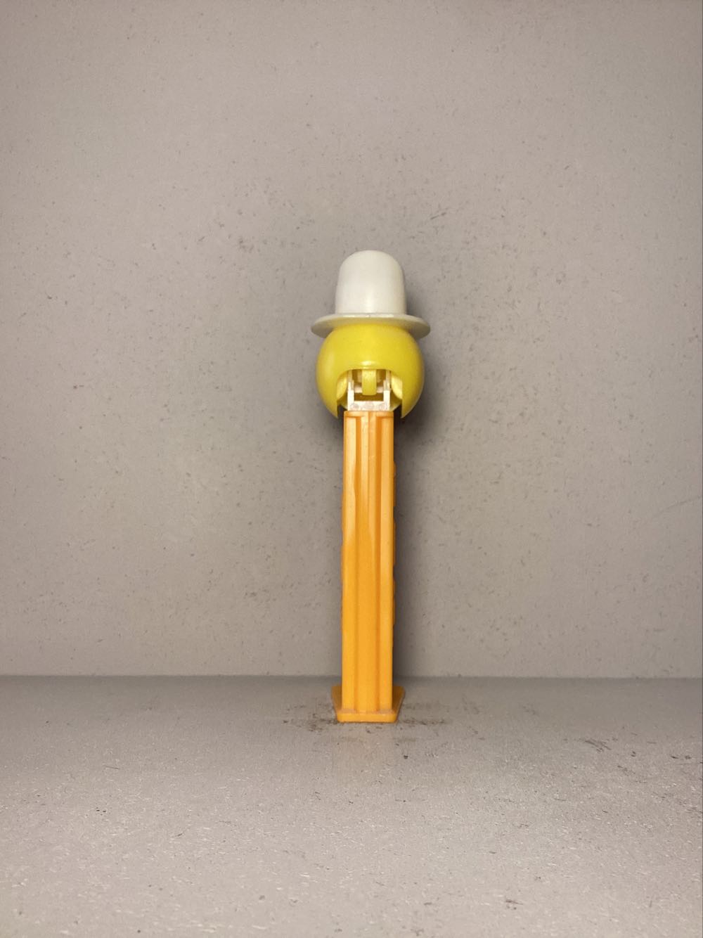 Christmas - Snowman B - Holiday pez collectible - Main Image 3