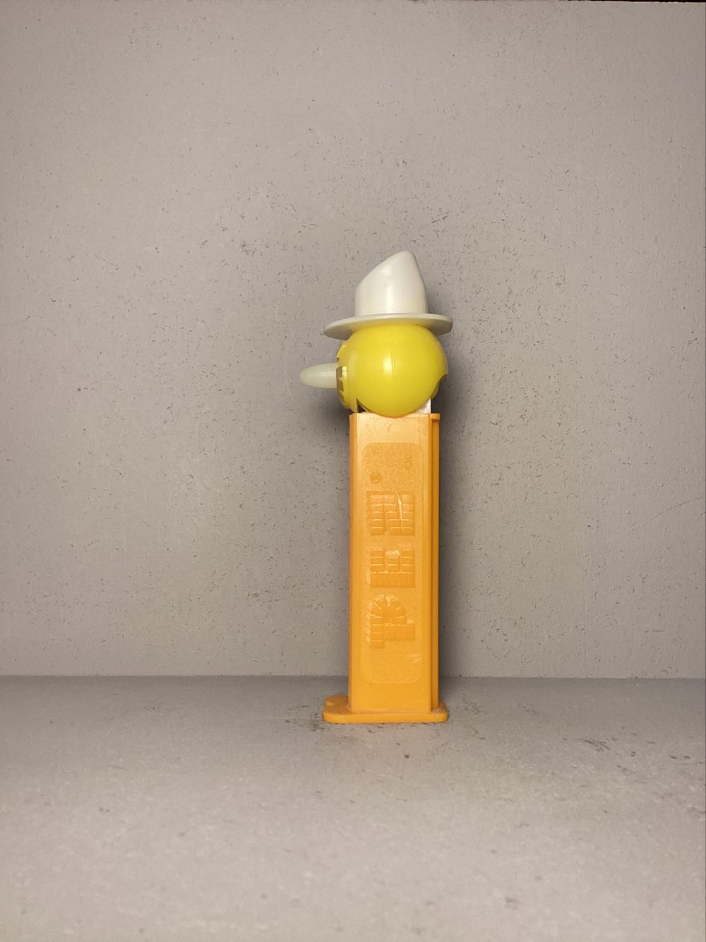 Christmas - Snowman B - Holiday pez collectible - Main Image 4