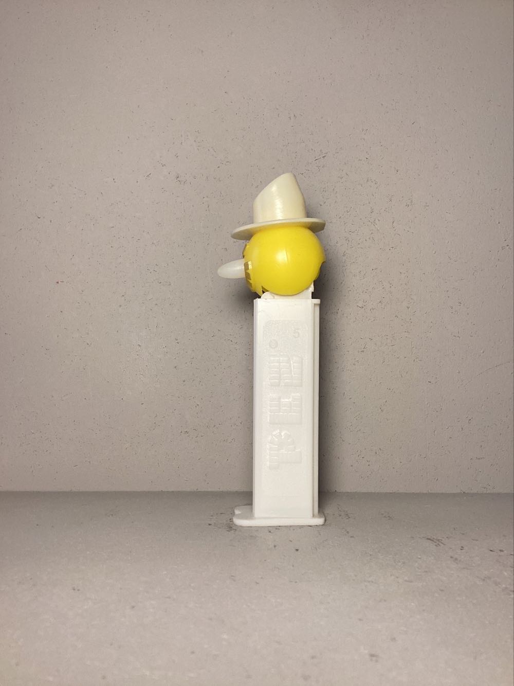 Christmas - Snowman B - Holiday pez collectible - Main Image 4