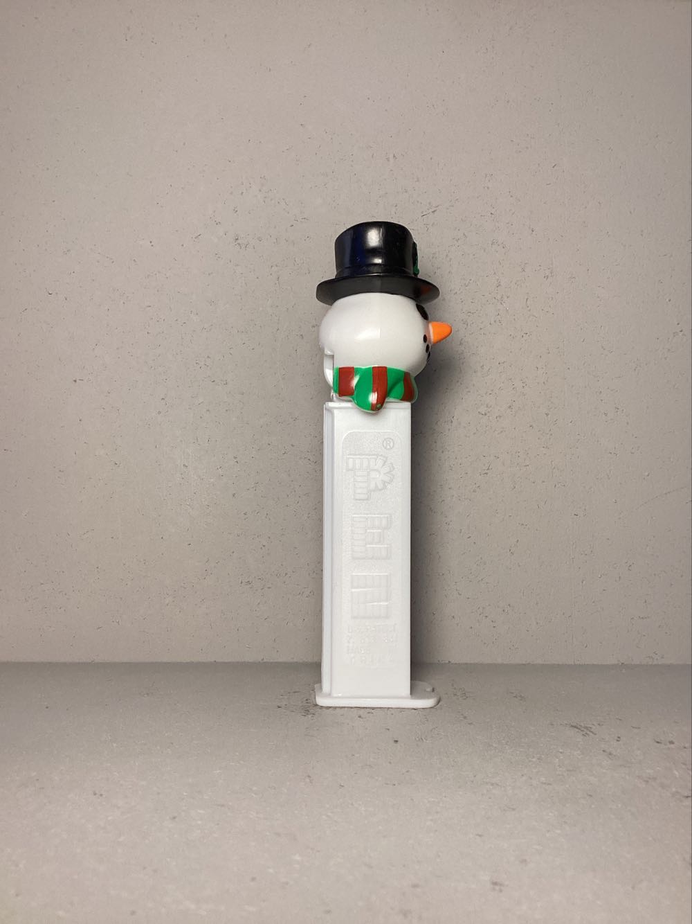 Christmas- Snowman C - Holiday pez collectible - Main Image 2