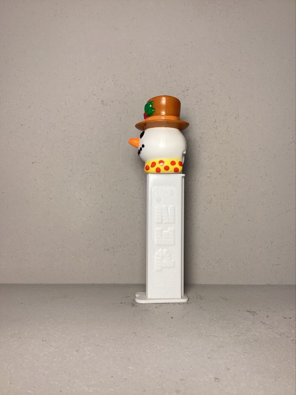 Snowman C - Christmas pez collectible - Main Image 4