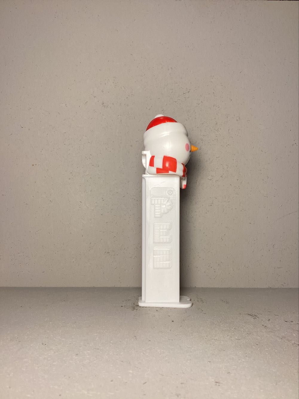 Christmas - Snowman E - Holiday pez collectible - Main Image 2