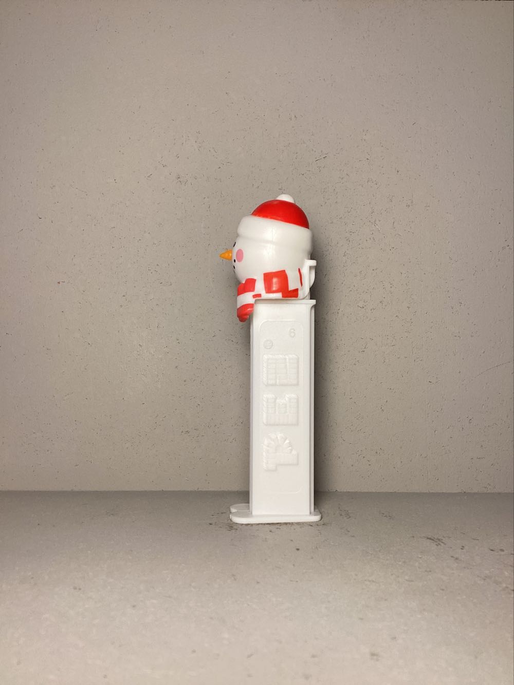 Christmas - Snowman E - Holiday pez collectible - Main Image 4
