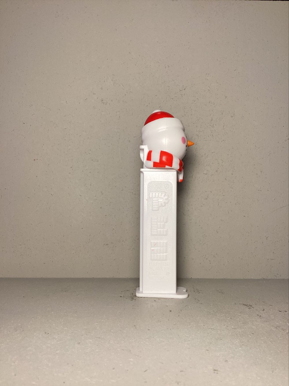 Christmas - Snowman E - Holiday pez collectible - Main Image 2