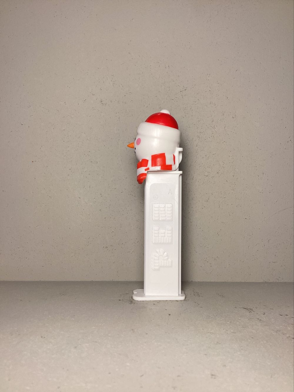 Christmas - Snowman E - Holiday pez collectible - Main Image 4