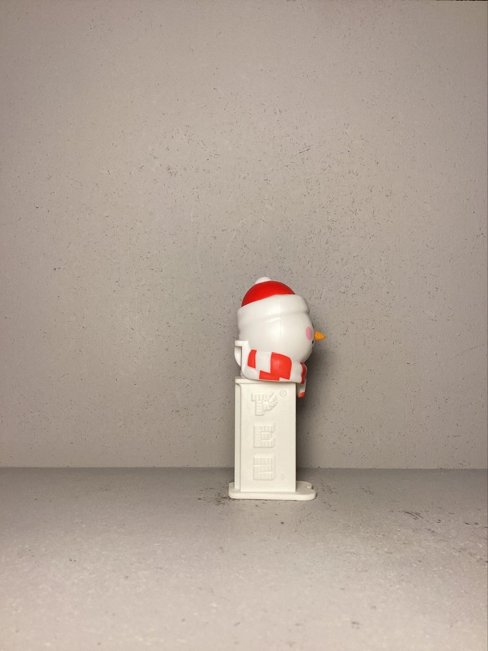 Christmas - Snowman E - Holiday pez collectible - Main Image 2