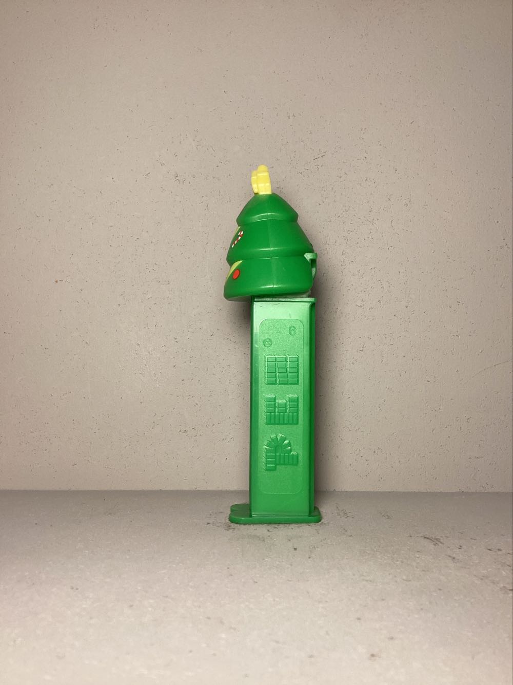 Christmas- Christmas Tree - Holiday pez collectible - Main Image 4