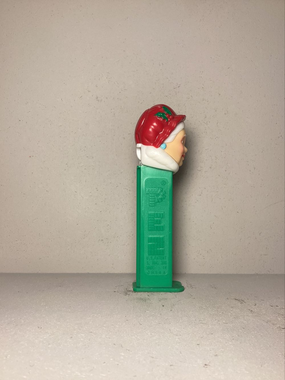 Christmas- Mrs. Santa Claus - Holiday pez collectible - Main Image 2