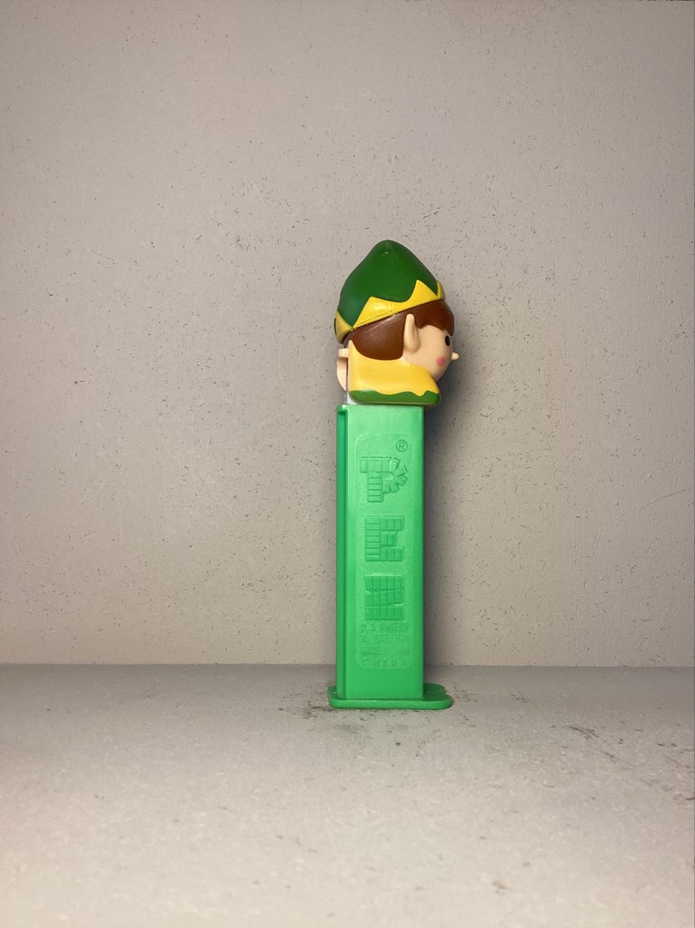 Christmas- Elf B - Holiday pez collectible - Main Image 2
