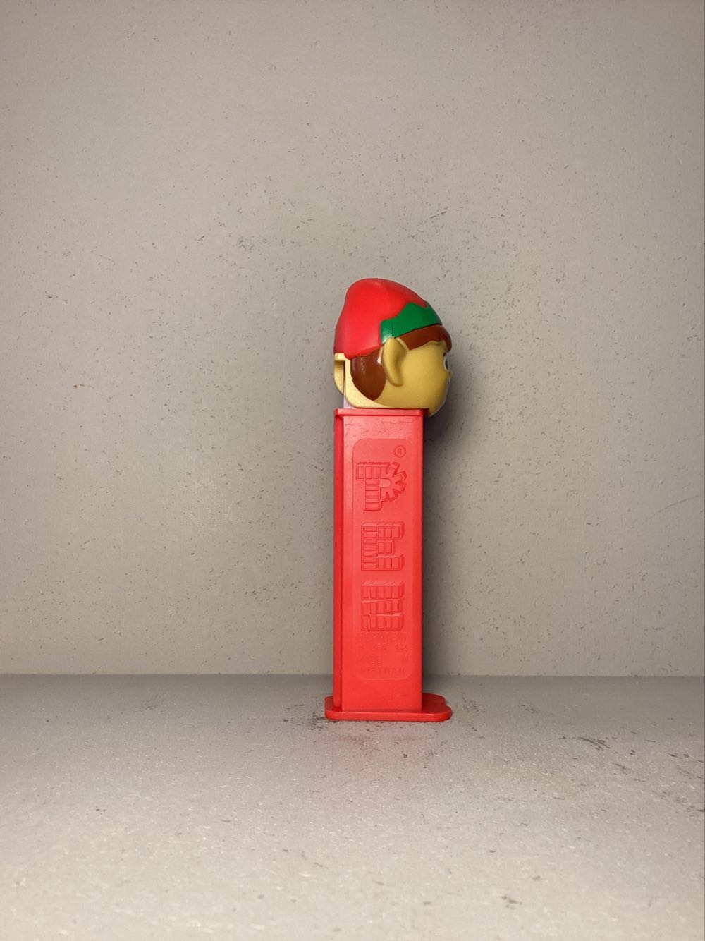 Christmas- Elf C - Holiday pez collectible - Main Image 2