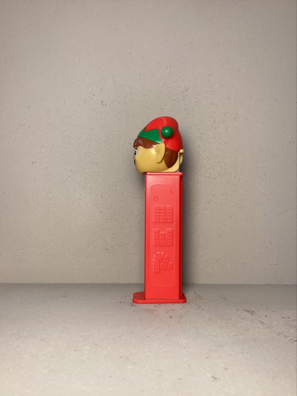 Christmas- Elf C - Holiday pez collectible - Main Image 4