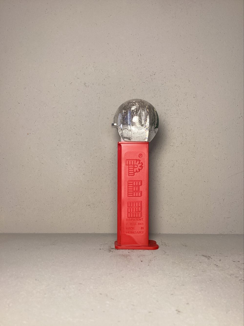 Christmas- Globe - Holiday pez collectible - Main Image 2
