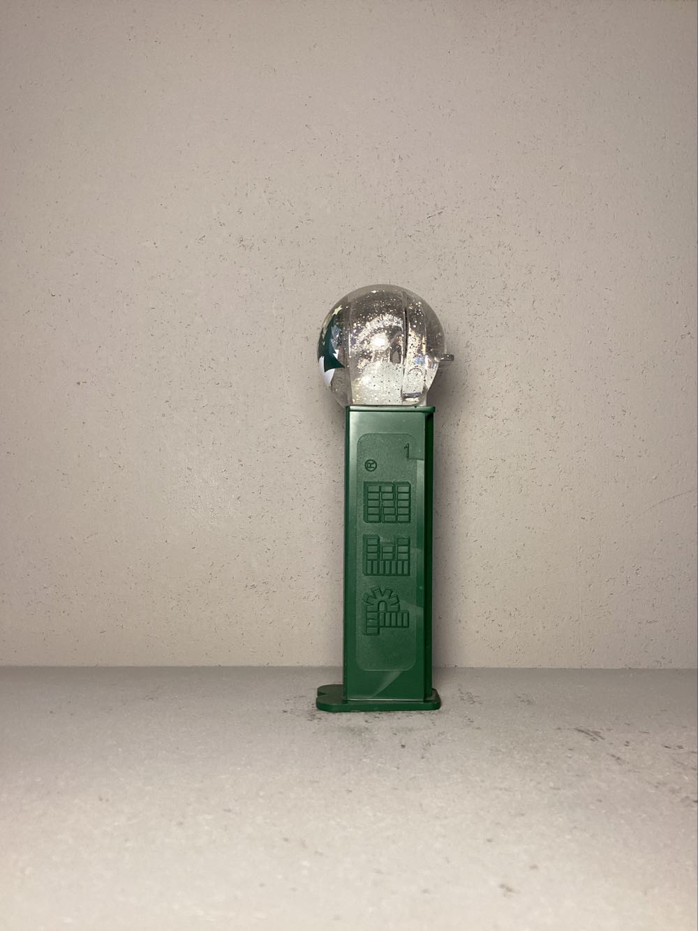 Christmas- Globe - Holiday pez collectible - Main Image 4