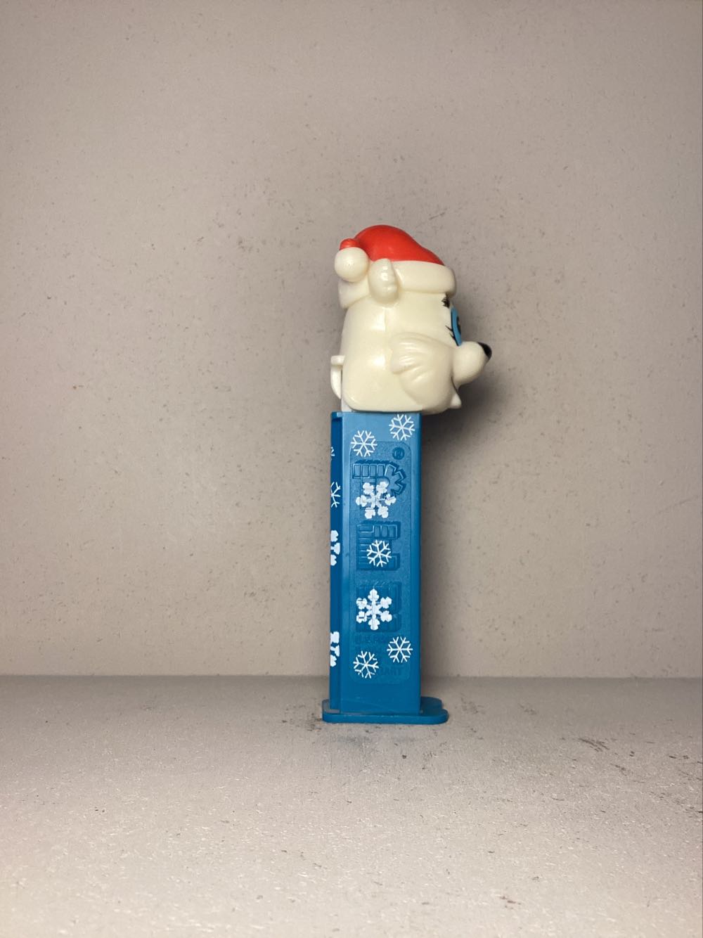 Christmas- Polar Bear A - Holiday pez collectible - Main Image 2