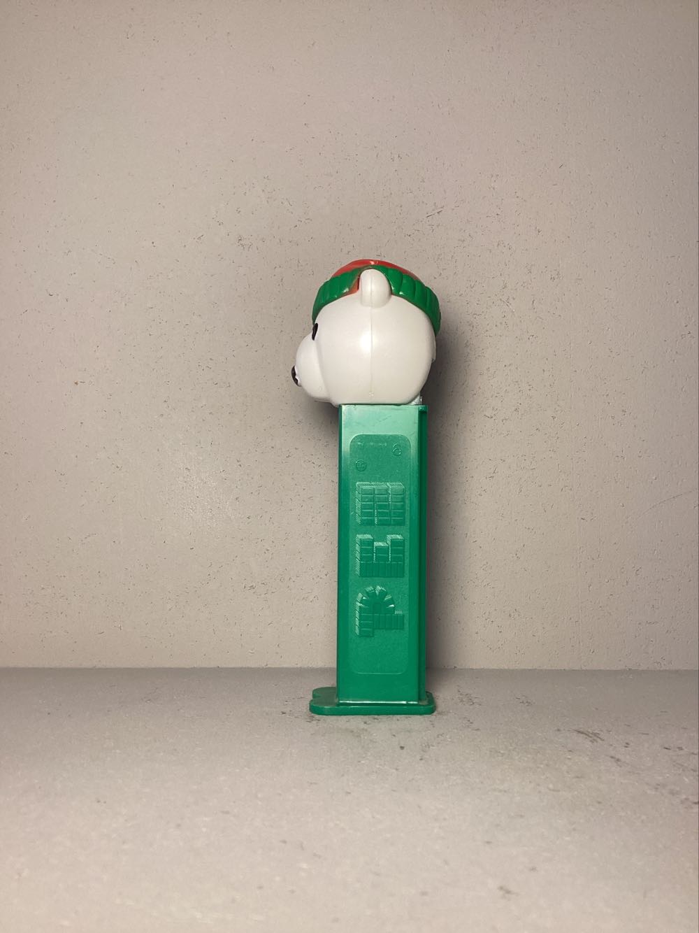 Christmas - Polar Bear B - Holiday pez collectible - Main Image 4