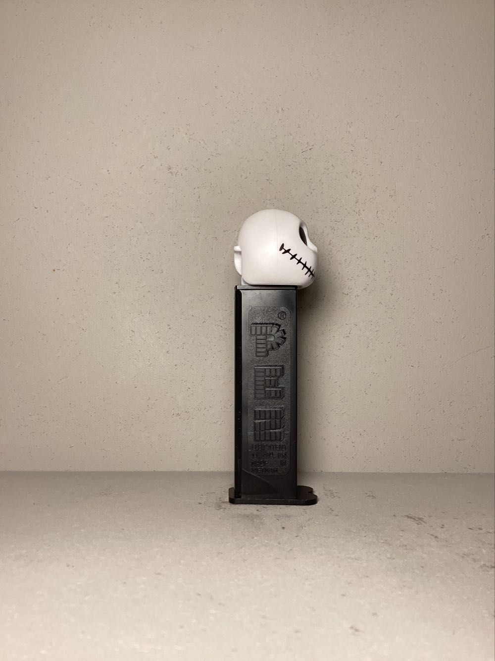 Christmas- Nightmare Before Christmas - Holiday pez collectible - Main Image 2