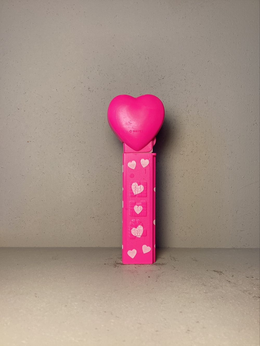 Valentine’s Day- Heart- Best Friends - Holiday pez collectible - Main Image 3