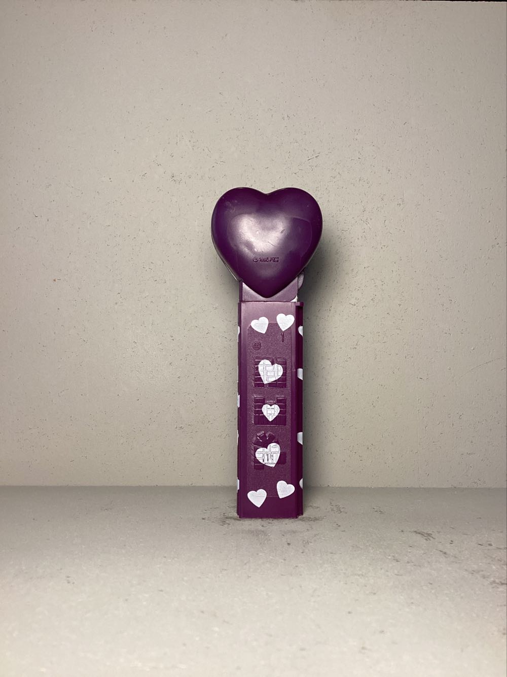 Valentine’s Day- Heart- XOXO - Holiday pez collectible - Main Image 3