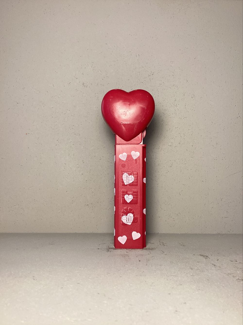Valentine’s Day- Heart- Best Friends - Holiday pez collectible - Main Image 3