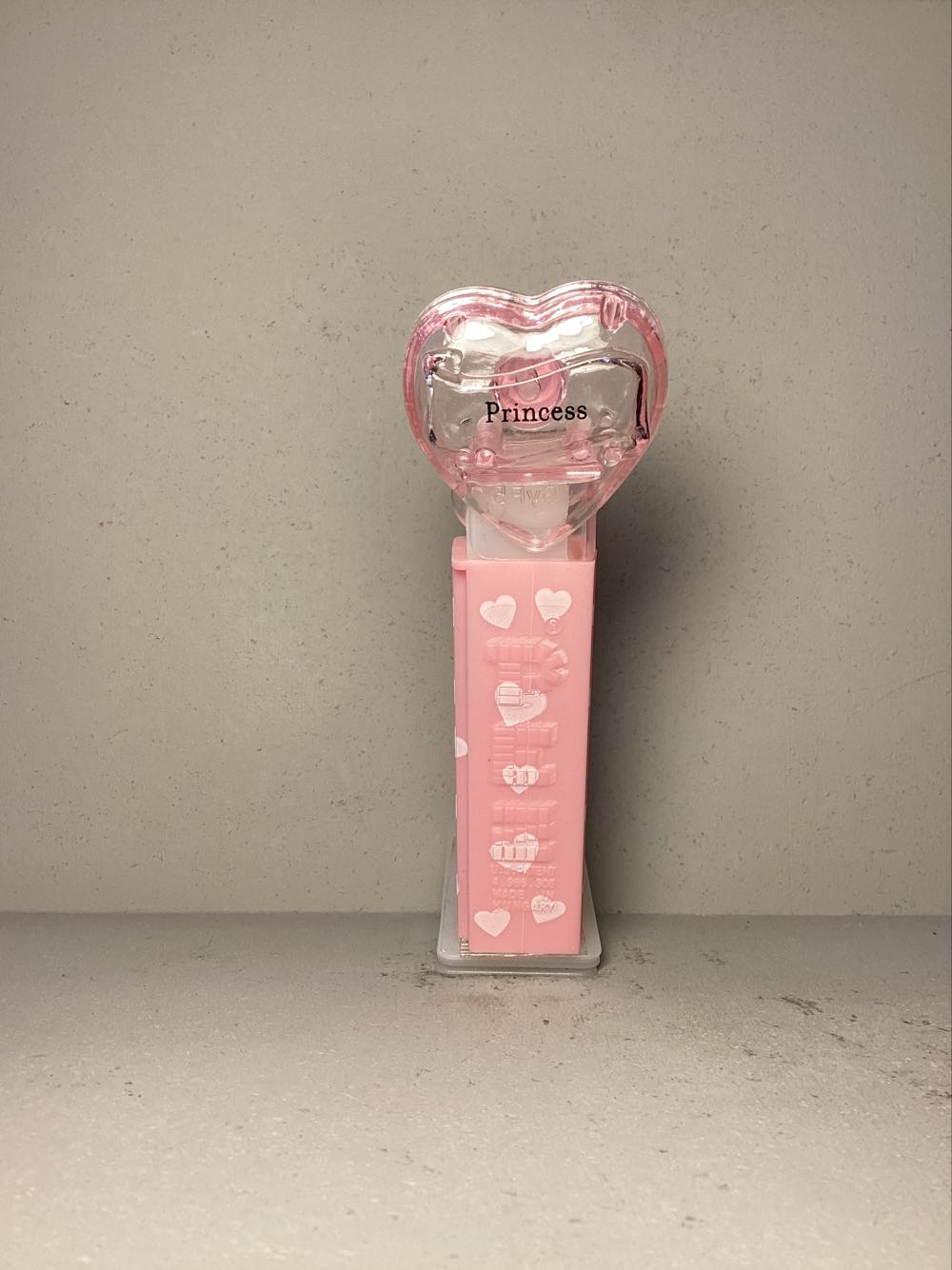 PEZ 18-wheeler truck