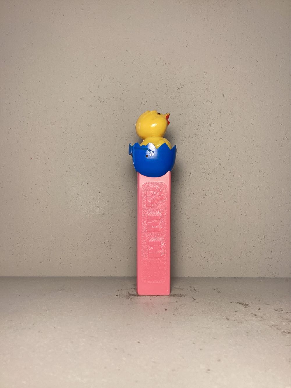 Easter- Chick In Egg Without Hat - Holiday pez collectible - Main Image 2