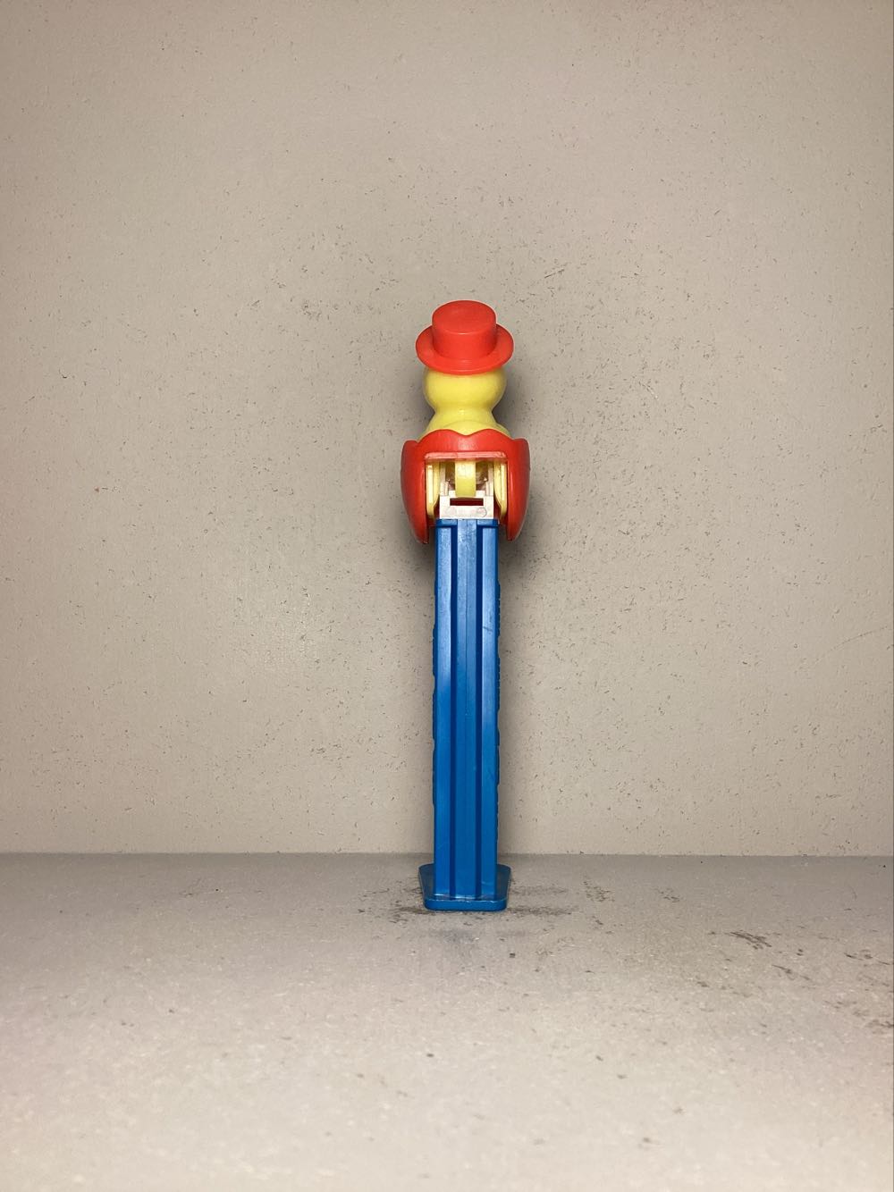 Easter- Chick In Egg D; Hard Shell - Holiday pez collectible - Main Image 3
