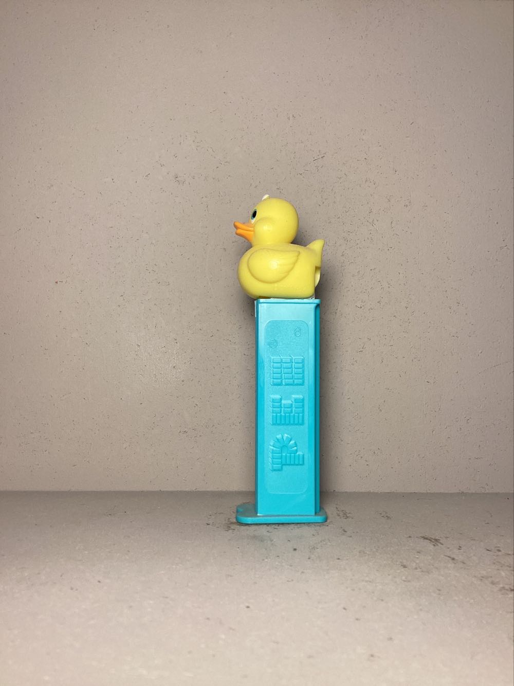 Easter- Hippity Hoppities Duck A - Holiday pez collectible - Main Image 4