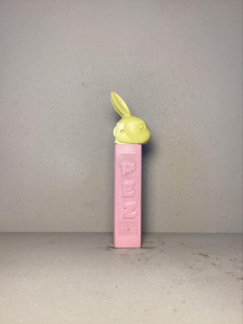 Easter- Easter Bunny A - Holiday pez collectible - Main Image 2