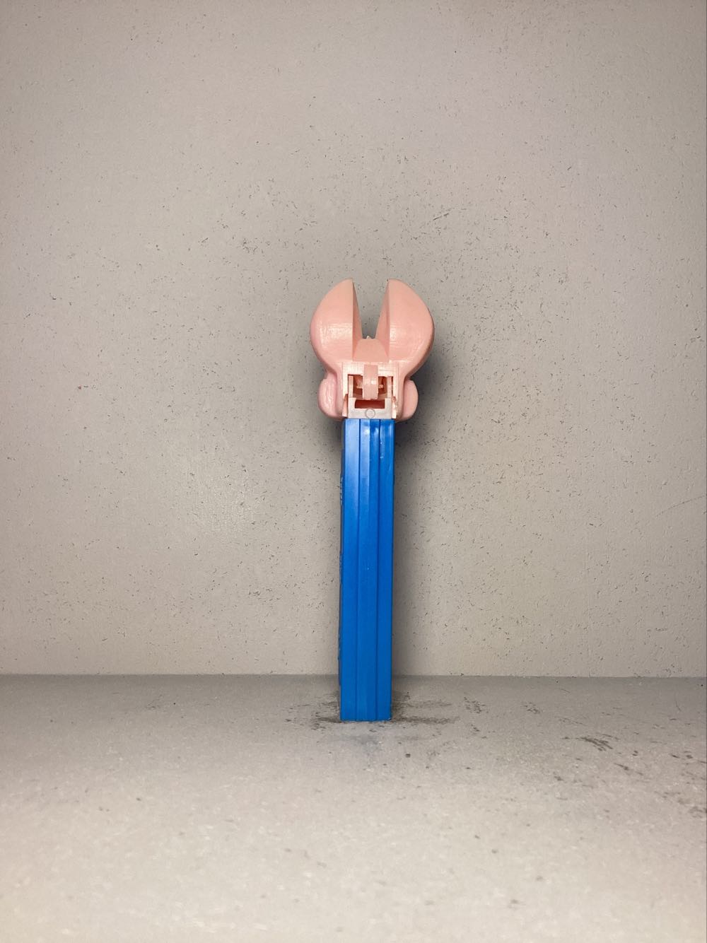 Easter- Fat Ear Bunny 3.9 - Holiday pez collectible - Main Image 3
