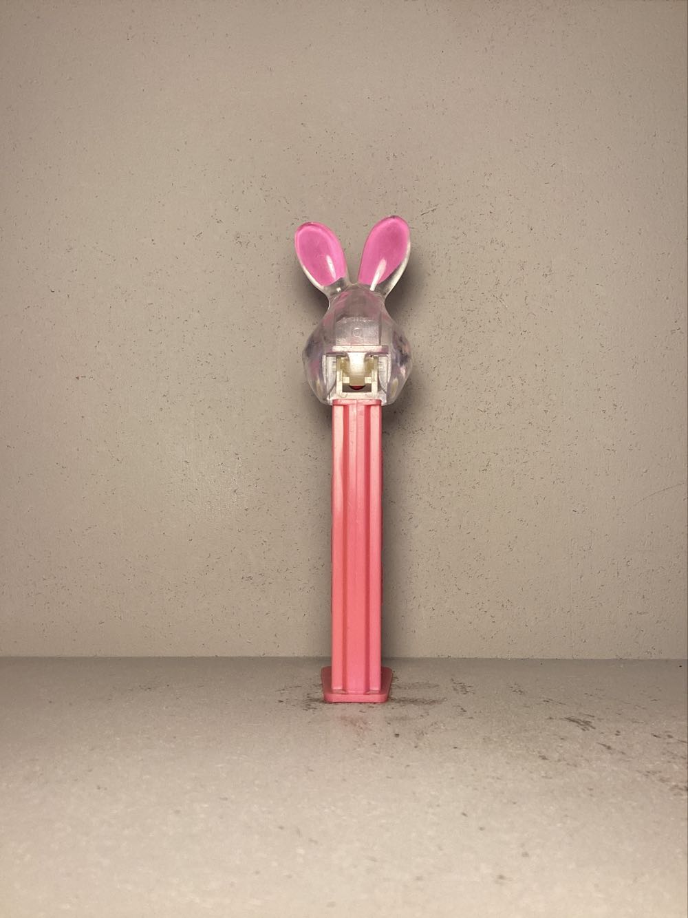 Easter- Easter Bunny E - Holiday pez collectible - Main Image 3