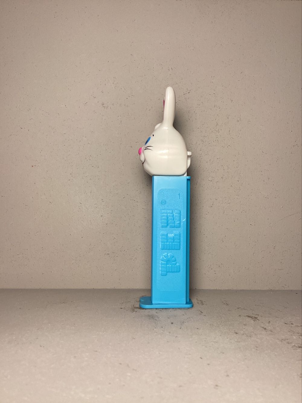 Easter- Easter Bunny E - Holiday pez collectible - Main Image 4