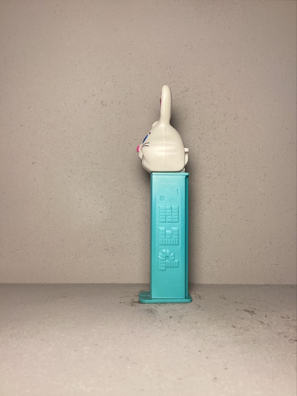 Easter- Easter Bunny E - Holiday pez collectible - Main Image 4