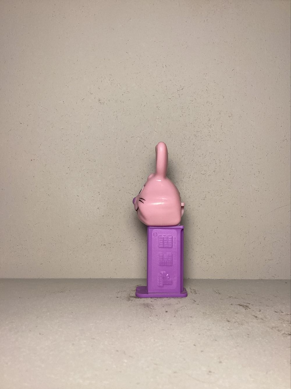 Easter- Easter Bunny E - Holiday pez collectible - Main Image 4