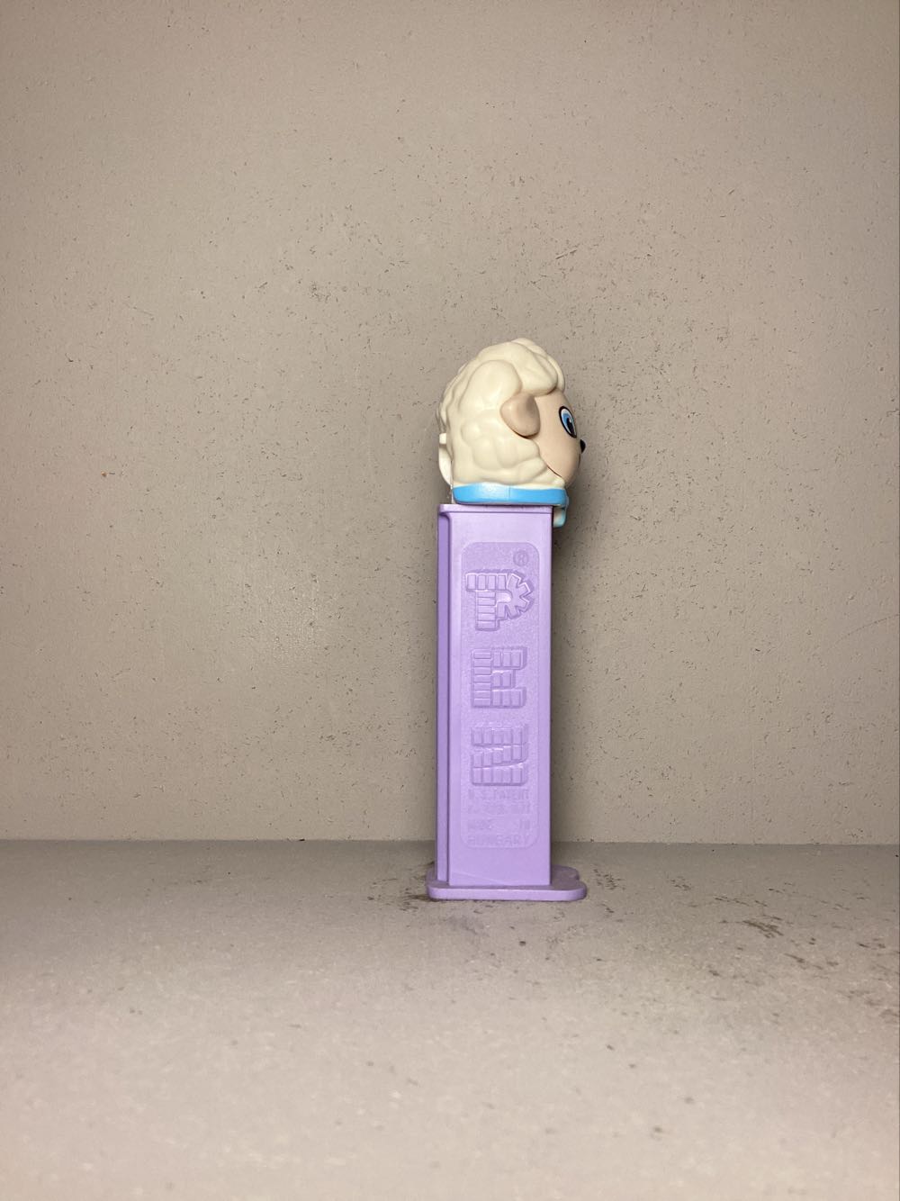 Sheila The Sheep - Easter pez collectible - Main Image 2
