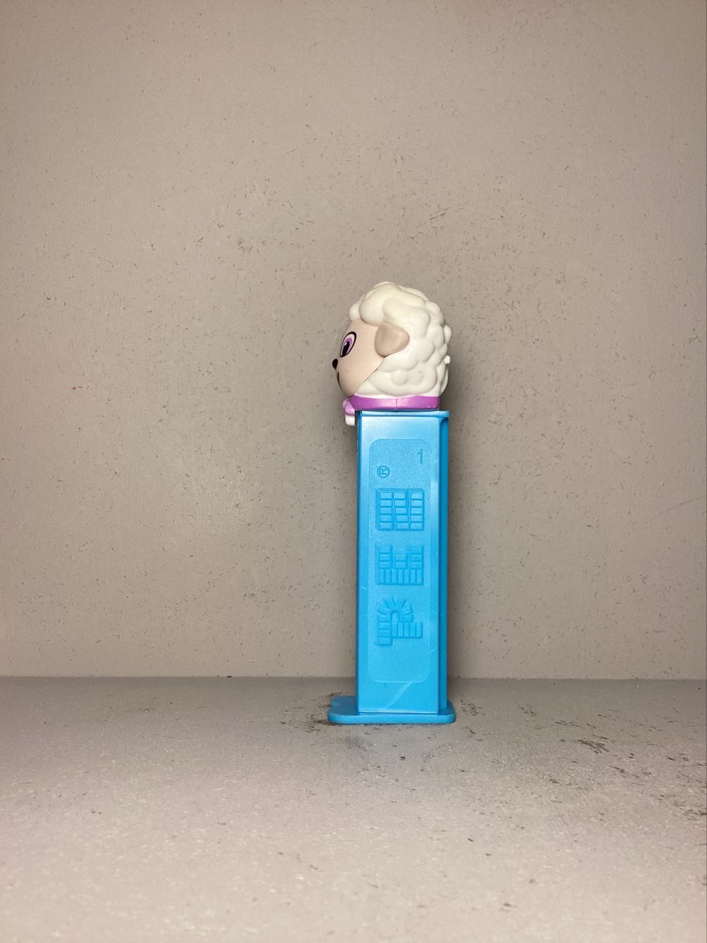 Easter- Lamb E - Holiday pez collectible - Main Image 4