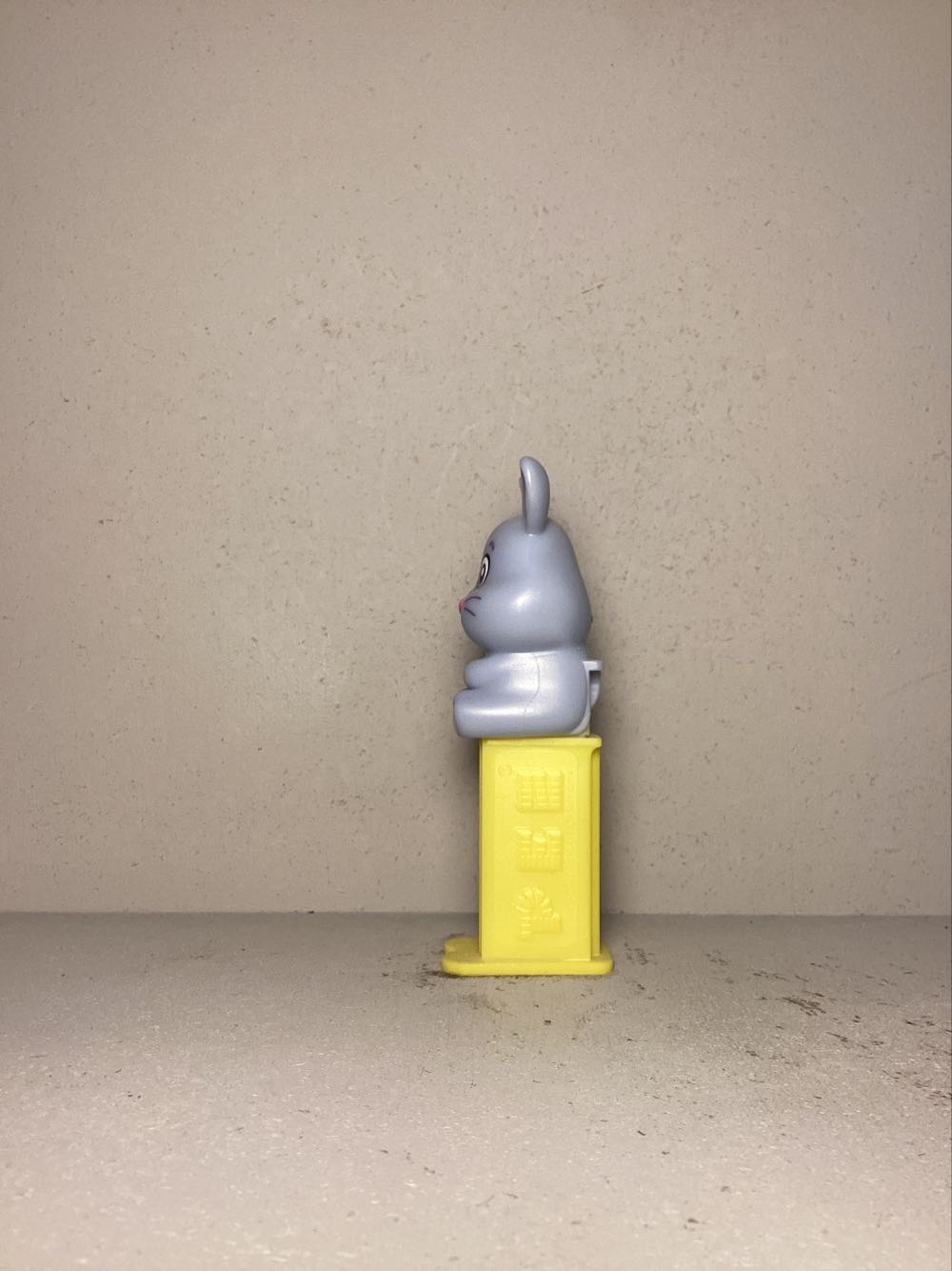 Easter- Easter Bunny G, Sitting Legs Forward - Holiday pez collectible - Main Image 4