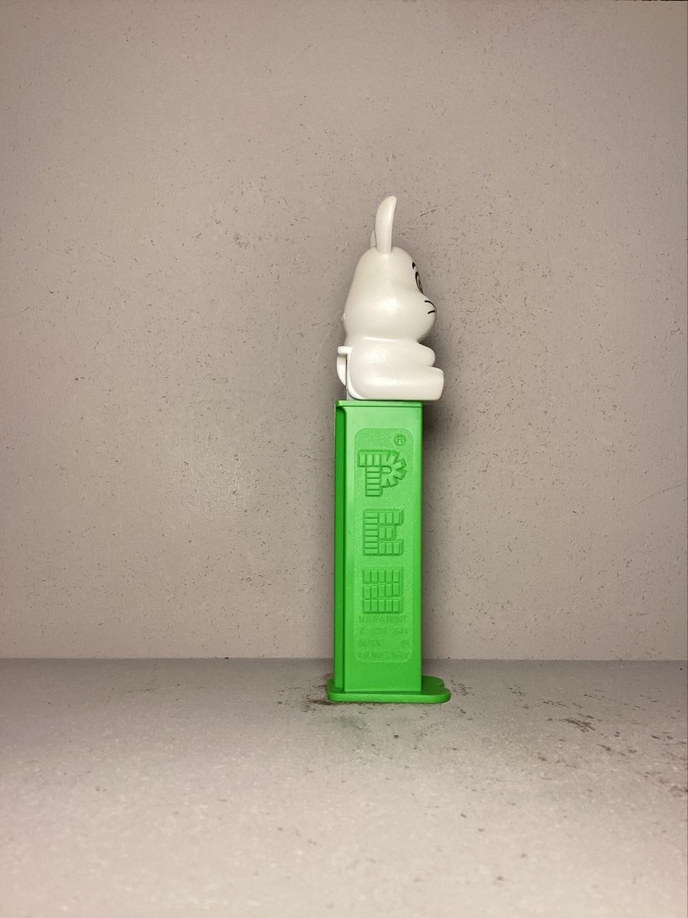 Easter- Easter Bunny G, Sitting Legs Forward - Holiday pez collectible - Main Image 2