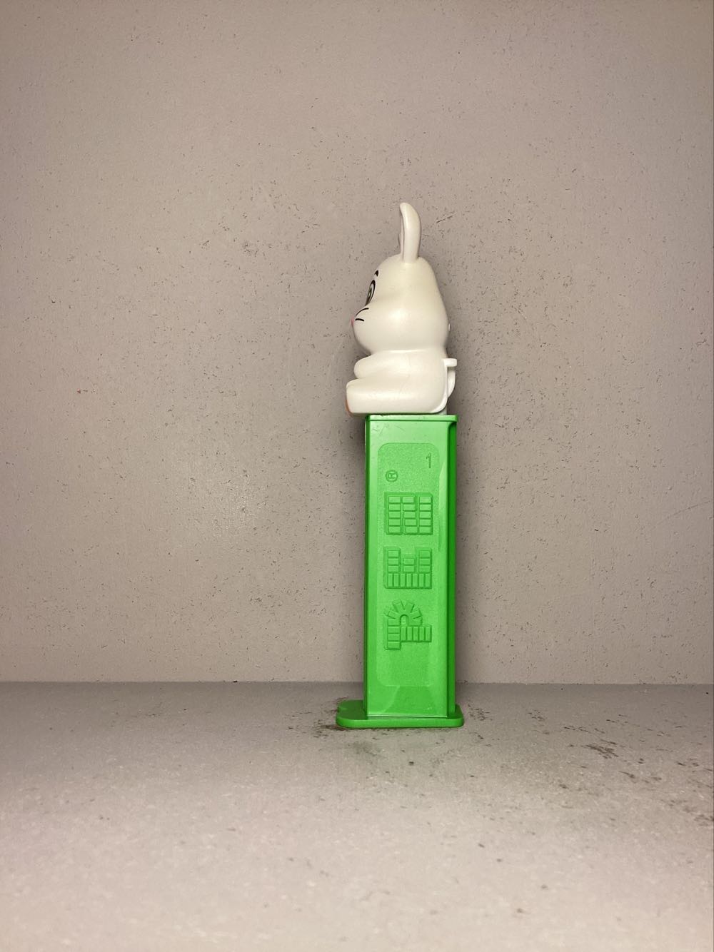 Easter- Easter Bunny G, Sitting Legs Forward - Holiday pez collectible - Main Image 4