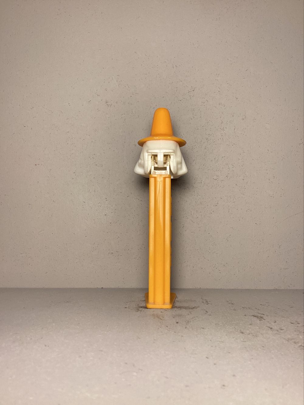 Halloween- Witch D - Holiday pez collectible - Main Image 3