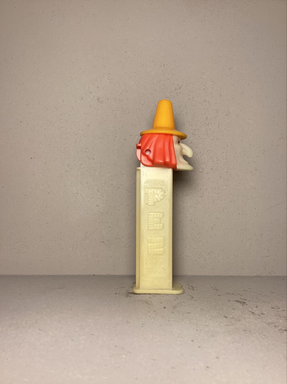 Halloween- Witch D - Holiday pez collectible - Main Image 2
