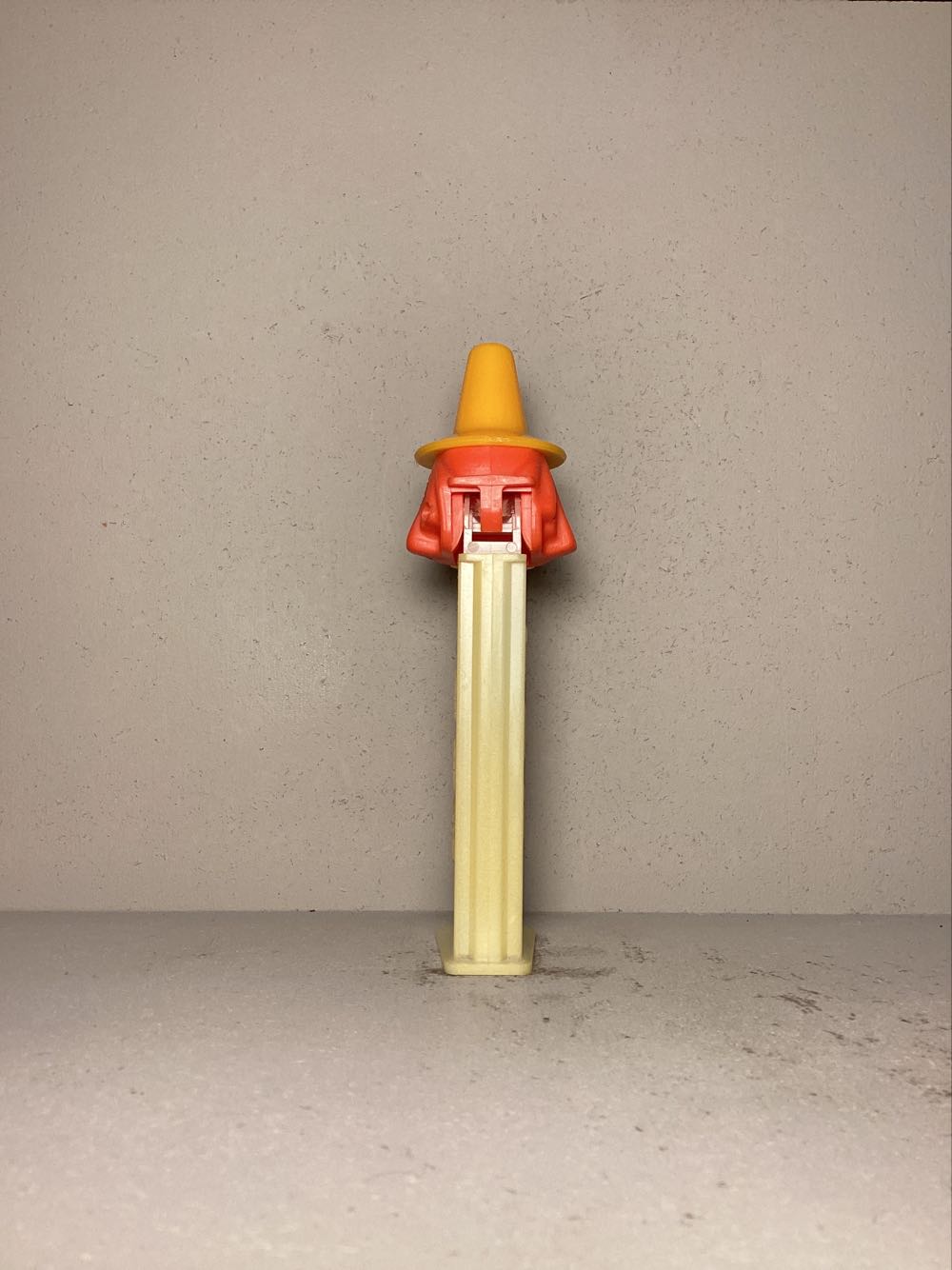 Halloween- Witch D - Holiday pez collectible - Main Image 3